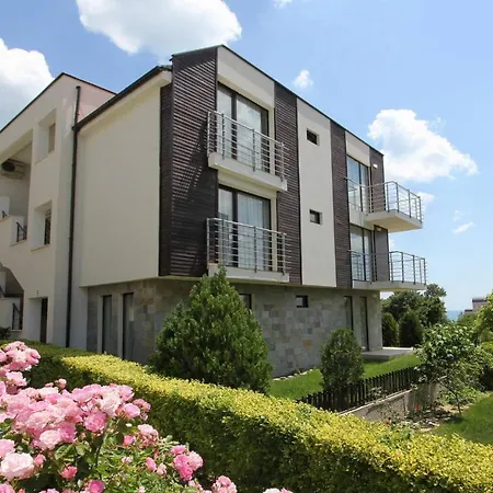 Seaside With 2 Bedrooms For Up To 5 Guests Lägenhet Slăntjev Brjag