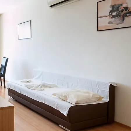 Lägenhet Seaside With 2 Bedrooms For Up To 5 Guests Slăntjev Brjag