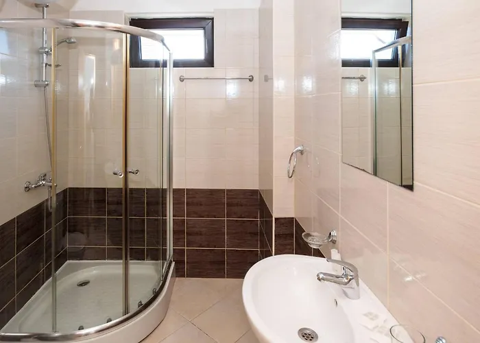 Seaside With 2 Bedrooms For Up To 5 Guests Slantchev Briag